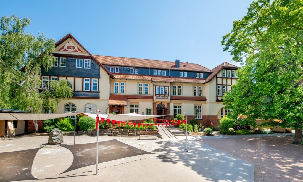 Gebäudefront des Evangelischen KINDERHAUS HEDWIG VON EICHEL in Eisenach