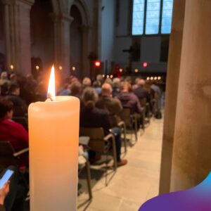 Konzert im Kerzenschein: Julia Jünger berührt die Gäste in der Kirche